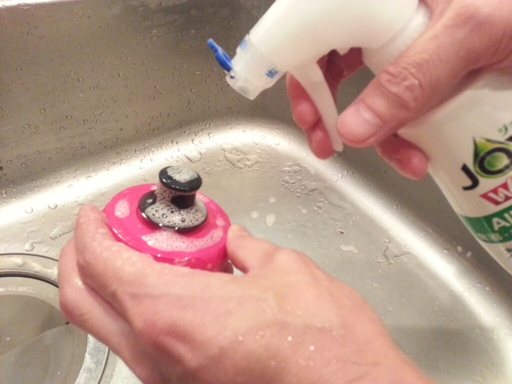 ブリタ 水筒 アクティブ 毎回の洗浄方法 キッチン泡スプレー