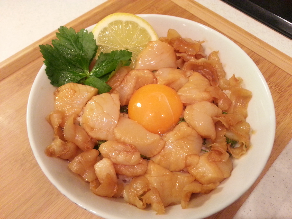 山内鮮魚店 活きホタテ 漬け丼