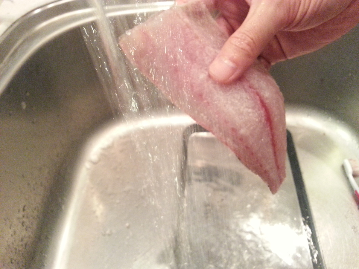 魚の下処理 砂糖と塩の違いテスト