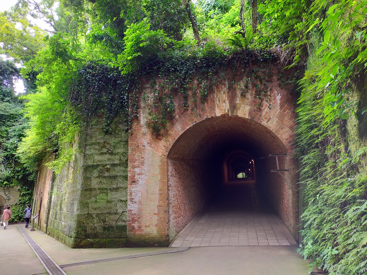 猿島 レンガ造りのトンネル