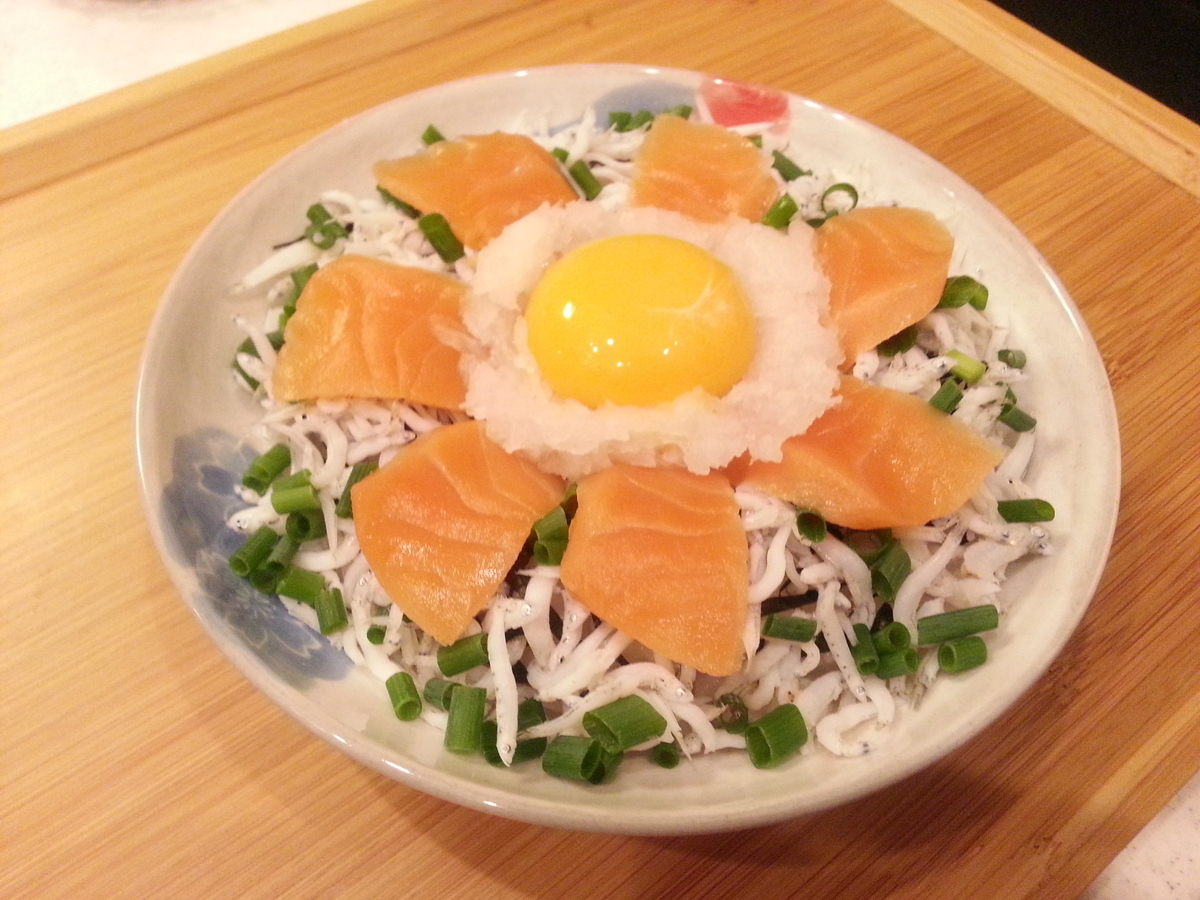 サーモン 卵 しらす丼　作り方 レシピ