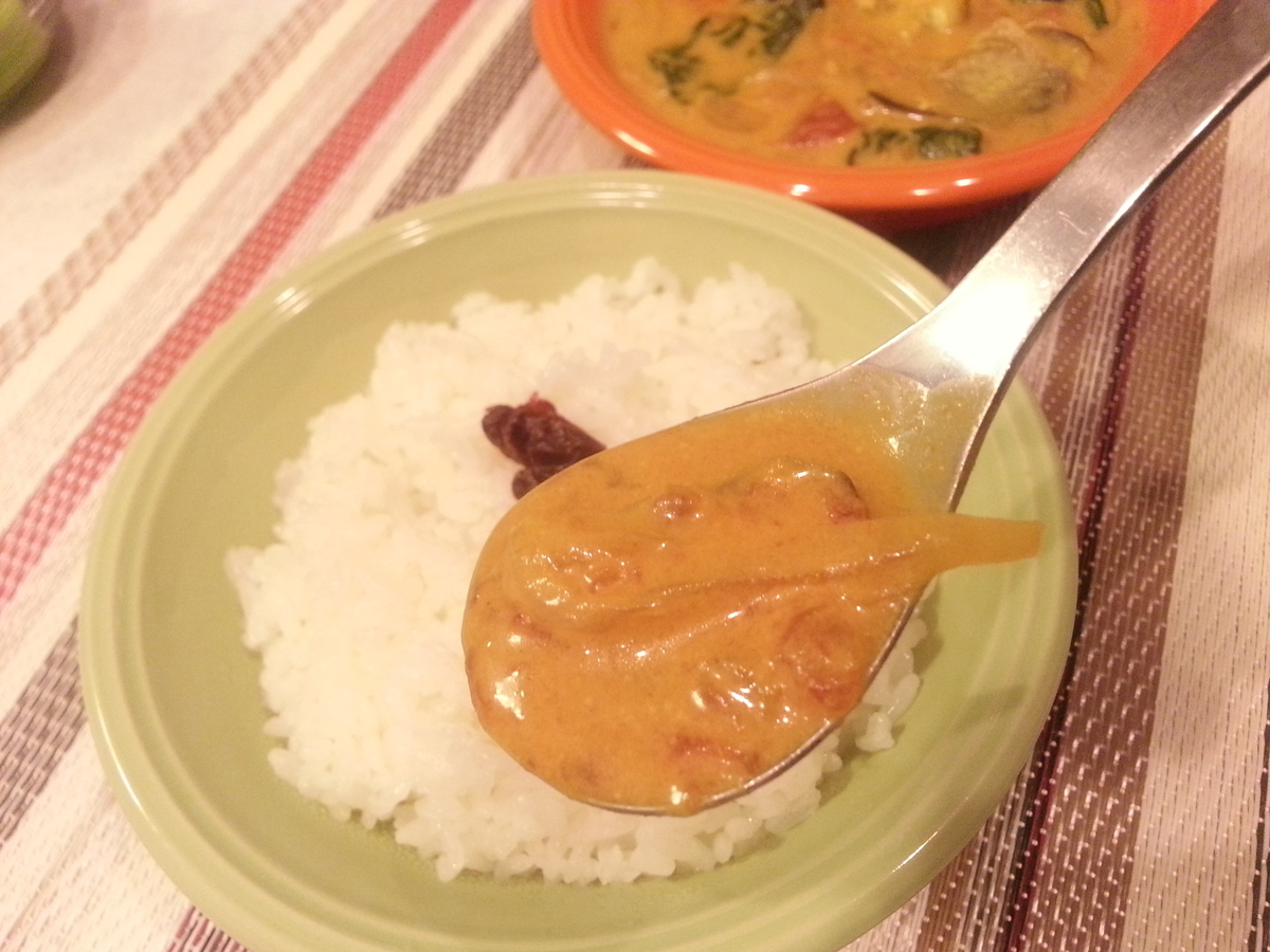 トマトチキン ココナッツミルクカレー 実食 味